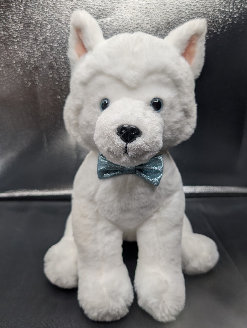 FAO SCHWARZ 2022 White Huskie Blue Eyes Glitter Bow Tie 12.5" Plush Stuffed Toy